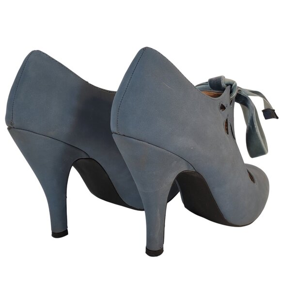 Elegant Blue Heels with Bow Detail - Picture 4 of 10